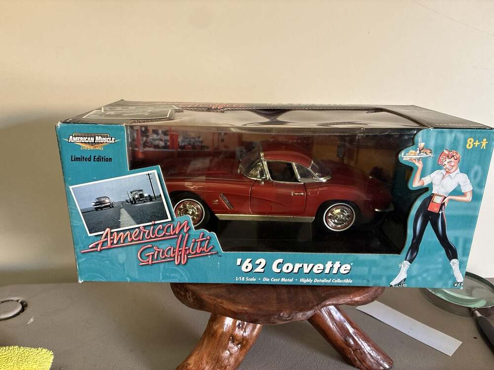 American Muscle ERTL Collectibles American Graffiti 1962 Corvette 1/18 Scale Die